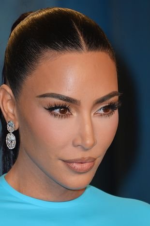 Kim Kardashian's Unfiltered Oscars Pics Shock Fans Who Say They Prefer Her Natural Look-SurgeZirc SA