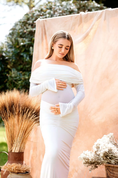 Love Island Star Georgia Harrison Pregnant 10 Months After Swiping Right-SurgeZirc UK