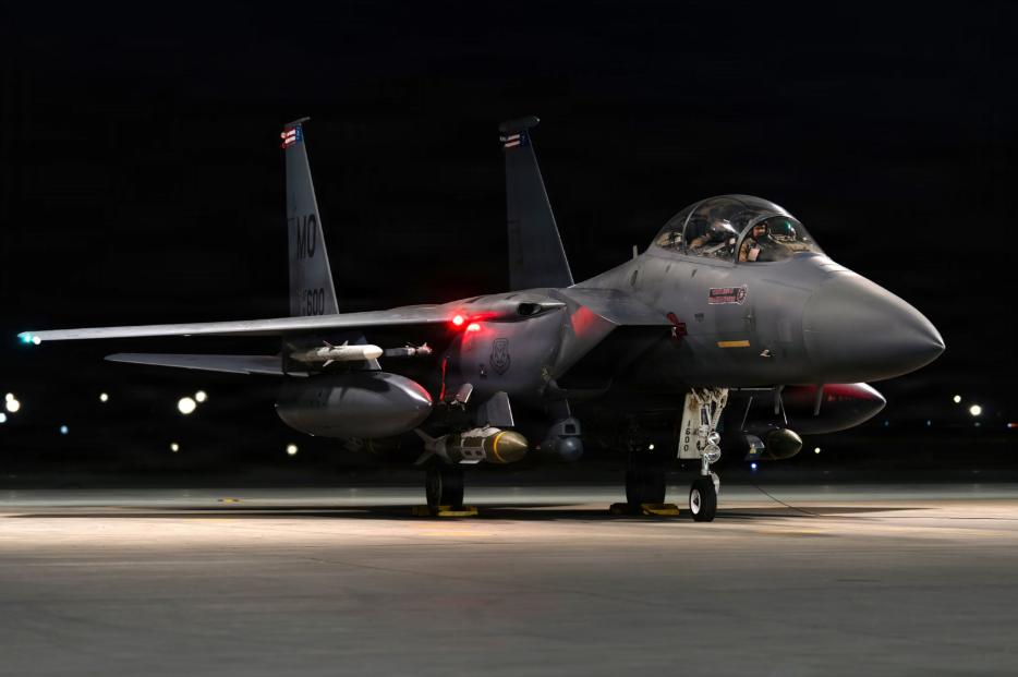 US Military Launches Major Strikes On Islamic State Targets In Syria Under Operation Hawkeye Strike - SurgeZirc UK